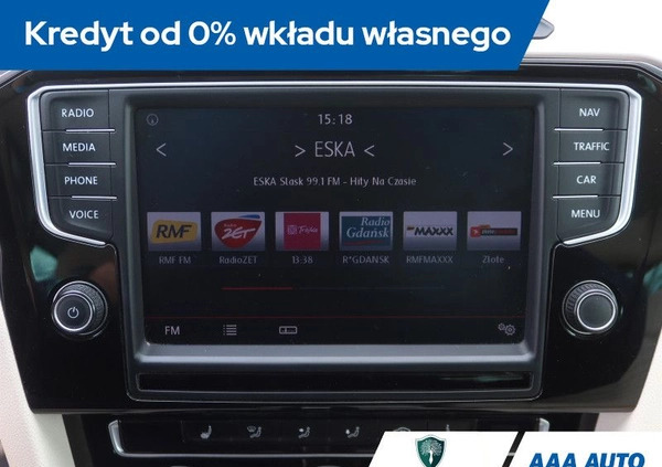 Volkswagen Passat cena 68000 przebieg: 151589, rok produkcji 2015 z Raszków małe 154